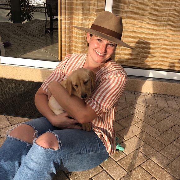 COPY - Meet your Posher, Hannah - Picture 1 of 2